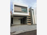 Casa en venta en Villas la Rioja, Monterrey, Nuevo León