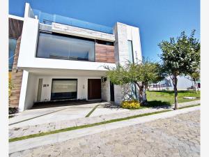 Casa en renta en Lomas de Angelópolis, San Andrés Cholula, Puebla