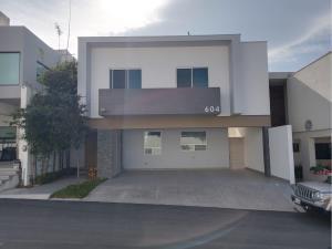 Casa en venta en Laderas Abedul, Monterrey, Nuevo León