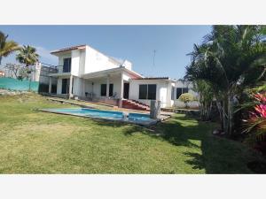 Casa en venta en Vergeles de Oaxtepec, Yautepec, Morelos