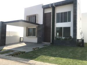 Casa en venta en Lomas de Cocoyoc, Atlatlahucan, Morelos