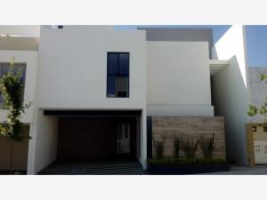 Casa en renta en Desarrollo del Pedregal, San Luis Potosí, San Luis Potosí