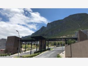 Terreno en venta en Las Fincas II, Santa Catarina, Nuevo León