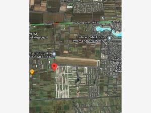 Terreno en venta en San Miguel Totocuitlapilco, Metepec, México