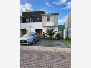 Casa en venta en San Miguel Totocuitlapilco, Metepec, México