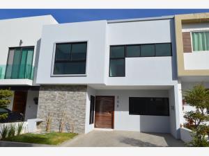 Casa en venta en Los Almendros, Zapopan, Jalisco