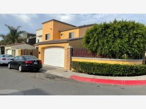 Casa en venta en Residencial San Marino, Tijuana, Baja California Casa en venta en Residencial San Marino, Tijuana, Baja California