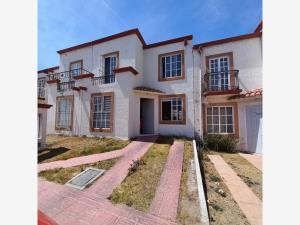 Casa en Renta Amueblada con Jardín y 4 recámaras, en Colinas de Plata, Mineral de la Reforma