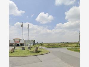 Terreno en venta en San Miguel Totocuitlapilco, Metepec, México