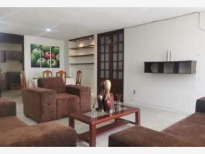 Casa en venta en Bosques de Aragon, Nezahualcóyotl, México Casa en venta en Bosques de Aragon, Nezahualcóyotl, México
