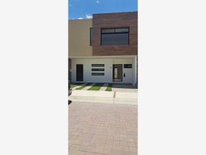 Casa en venta en Cañadas del Arroyo, Corregidora, Querétaro Casa en venta en Cañadas del Arroyo, Corregidora, Querétaro