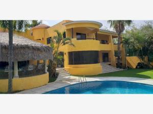 Casa en venta en Club de Golf Santa Fe, Xochitepec, Morelos