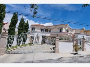 Casa en venta en Parques de la Cañada, Saltillo, Coahuila de Zaragoza