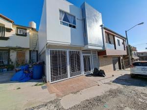 Casa en venta en Villa Residencial Santa Fe 1ra. Sección, Tijuana, Baja California