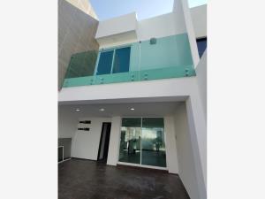 Casa en venta en Santa Maria Xixitla, San Pedro Cholula, Puebla