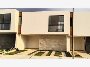 Casa en venta en Cañadas del Arroyo, Corregidora, Querétaro Casa en venta en Cañadas del Arroyo, Corregidora, Querétaro