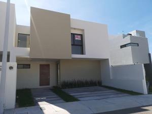 Casa en venta en Zákia, El Marqués, Querétaro