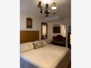 Casa en venta en Del Valle, San Pedro Garza García, Nuevo León