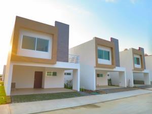 Casa en venta en El Country, Centro, Tabasco
