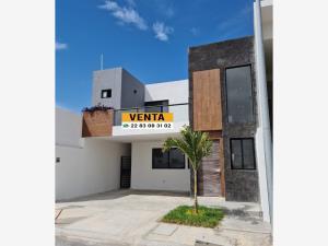 Casa en venta en Lomas de la Rioja, Alvarado, Veracruz de Ignacio de la Llave Casa en venta en Lomas de la Rioja, Alvarado, Veracruz de Ignacio de la Llave