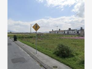 Terreno en venta en San Miguel Totocuitlapilco, Metepec, México