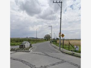 Terreno en venta en San Miguel Totocuitlapilco, Metepec, México