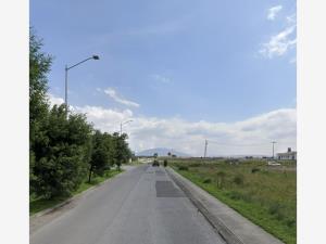 Terreno en venta en San Miguel Totocuitlapilco, Metepec, México