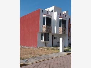 Casa en venta en Santa Cruz Tehuixpango, Atlixco, Puebla
