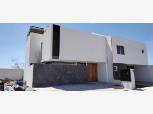 Casa en venta en Zákia, El Marqués, Querétaro