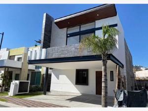 Casa en venta en Pueblo Nuevo, Corregidora, Querétaro