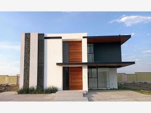 Casa en venta en Parque Industrial Balvanera, Corregidora, Querétaro