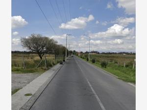 Terreno en venta en San Miguel Totocuitlapilco, Metepec, México