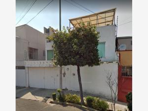 Casa en venta en El Rosedal, Coyoacán, Ciudad de México