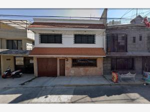 Casa en remate en Metropolitana Tercera Sección, Nezahualcóyotl, México