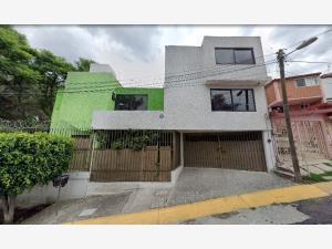 Casa en remate en Las Alamedas, Atizapán de Zaragoza, México
