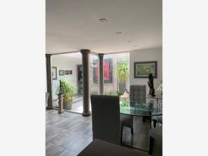 Casa en venta en San Miguel Totocuitlapilco, Metepec, México