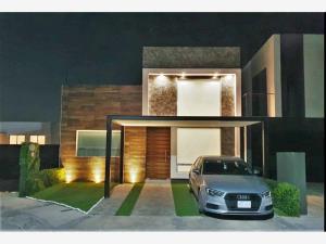 Casa en venta en Cañadas del Arroyo, Corregidora, Querétaro