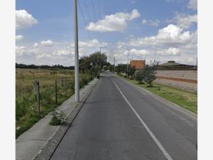 Terreno en venta en San Miguel Totocuitlapilco, Metepec, México