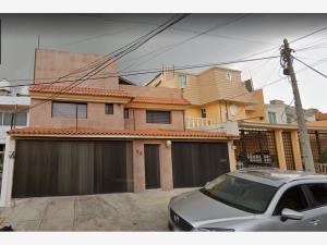 Casa en venta en Ciudad Satelite, Naucalpan de Juárez, México