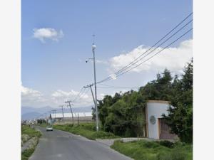 Terreno en venta en San Miguel Totocuitlapilco, Metepec, México