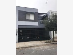 Casa en renta en Puerta de Hierro, Monterrey, Nuevo León