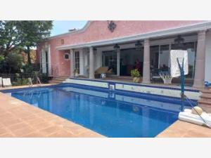 Casa en venta en Lomas de Atzingo, Cuernavaca, Morelos
