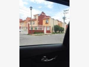 Casa en remate en Santa Maria Totoltepec, Toluca, México