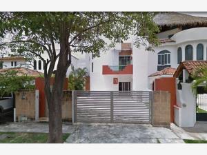 Casa en venta en Marina Vallarta, Puerto Vallarta, Jalisco