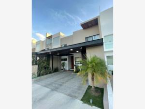 Casa en venta en Cañadas del Lago, Corregidora, Querétaro