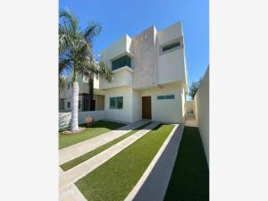 Casa en venta en Villas del Encanto, La Paz, Baja California Sur