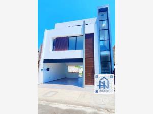 Casa en venta en Lomas de la Rioja, Alvarado, Veracruz de Ignacio de la Llave