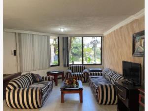 Casa en venta en Lomas de Tecamachalco, Naucalpan de Juárez, México