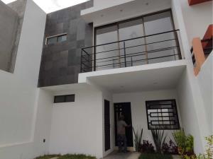 Casa en venta en Ejidal Tres Puentes, Morelia, Michoacán de Ocampo