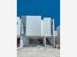 Casa en venta en Santa Maria Xixitla, San Pedro Cholula, Puebla